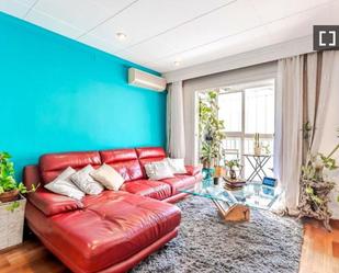 Sala d'estar de Pis de lloguer en L'Hospitalet de Llobregat amb Aire condicionat, Calefacció i Moblat