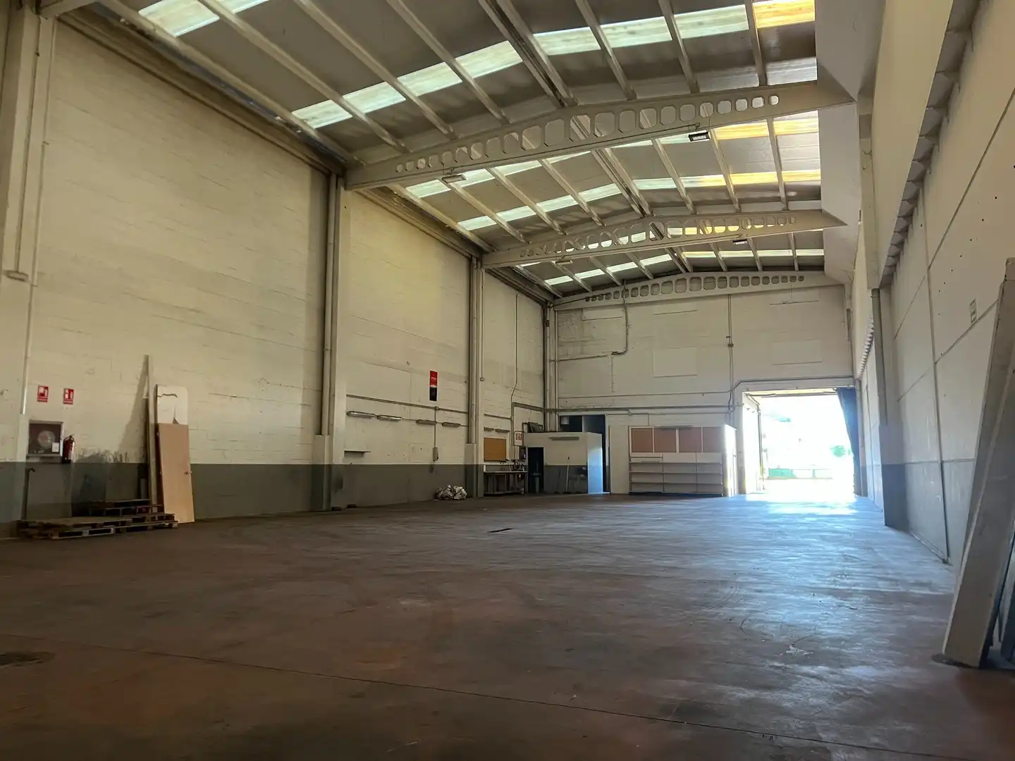Industriegebäude zur Miete in Vía Diesel