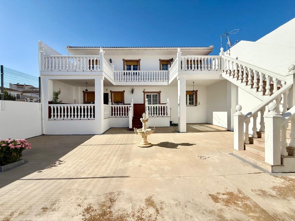 Exterior view of House or chalet for sale in Zafarraya  with Terrace, Storage room and Furnished