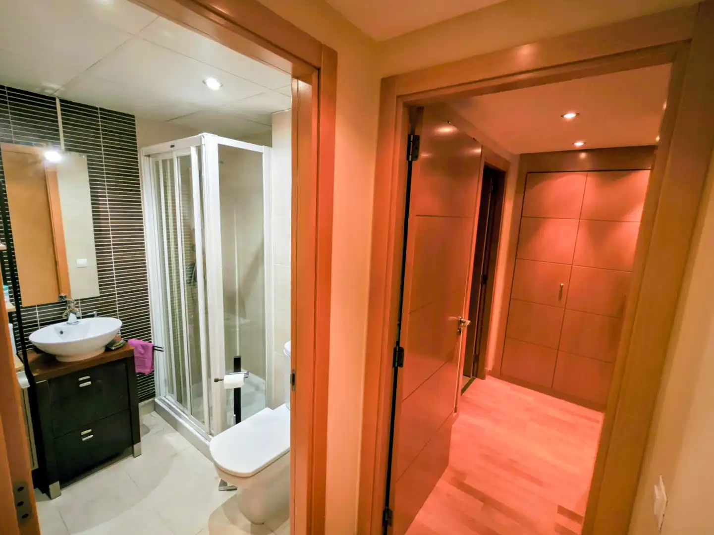 Baño de Piso en venta en Madrid con Aire acondicionado, Calefacción y Jardín privado