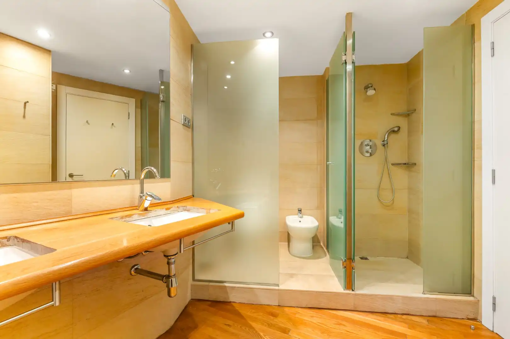 Baño de Ático en venta en Barcelona con Aire acondicionado, Calefacción y Terraza