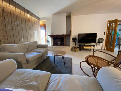 Living room of Single-family semi-detached for sale in Figueres  with Heating, Terrace and Oven