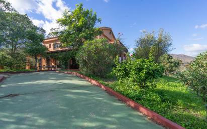 Vista exterior de Casa o xalet en venda en Mijas amb Jardí privat, Terrassa i Piscina