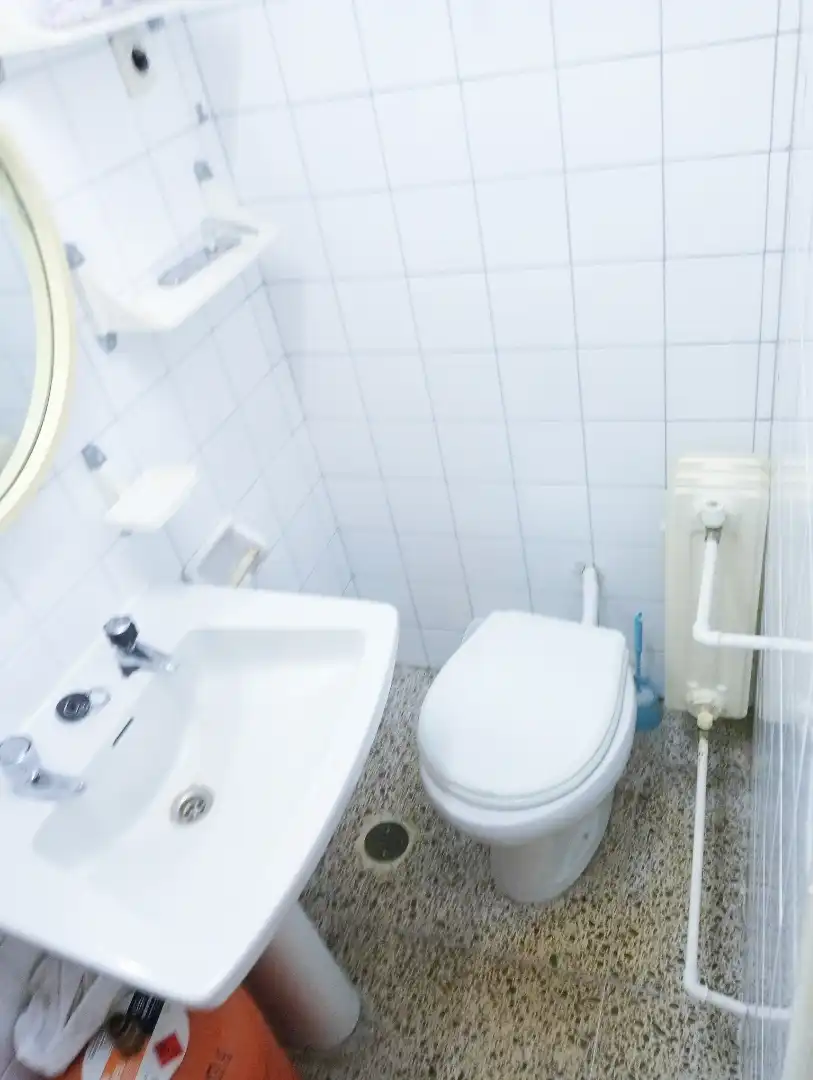 Bathroom of Flat for rent in Granada  with Private garden, Furnished and Oven