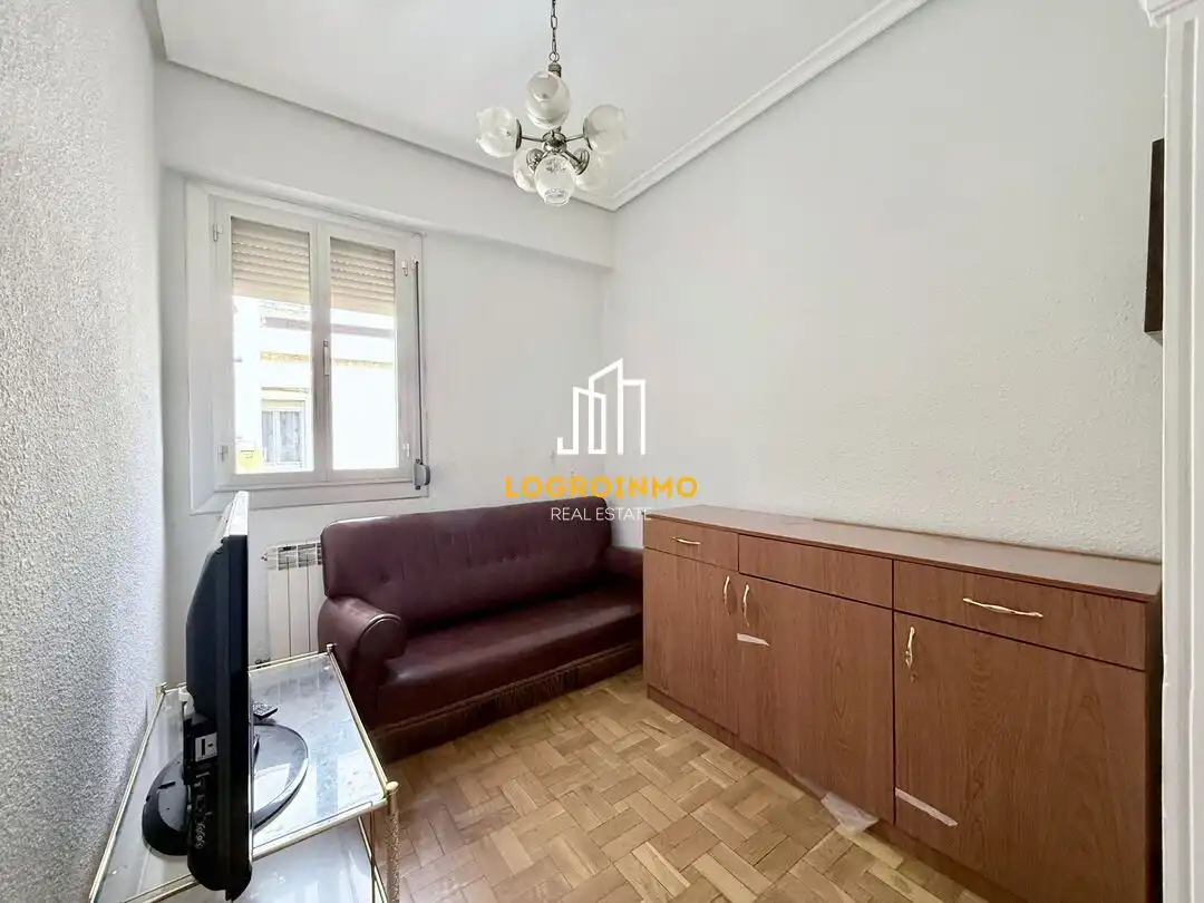 Sala de estar de Piso en venta en  Logroño con Aire acondicionado, Calefacción y Balcón