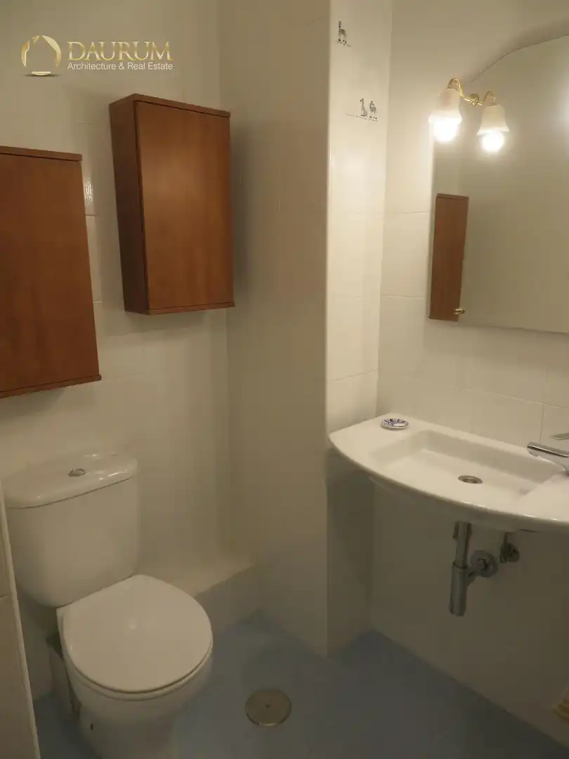 Bathroom of Flat for sale in Alcalá de Henares  with Air Conditioner, Heating and Terrace
