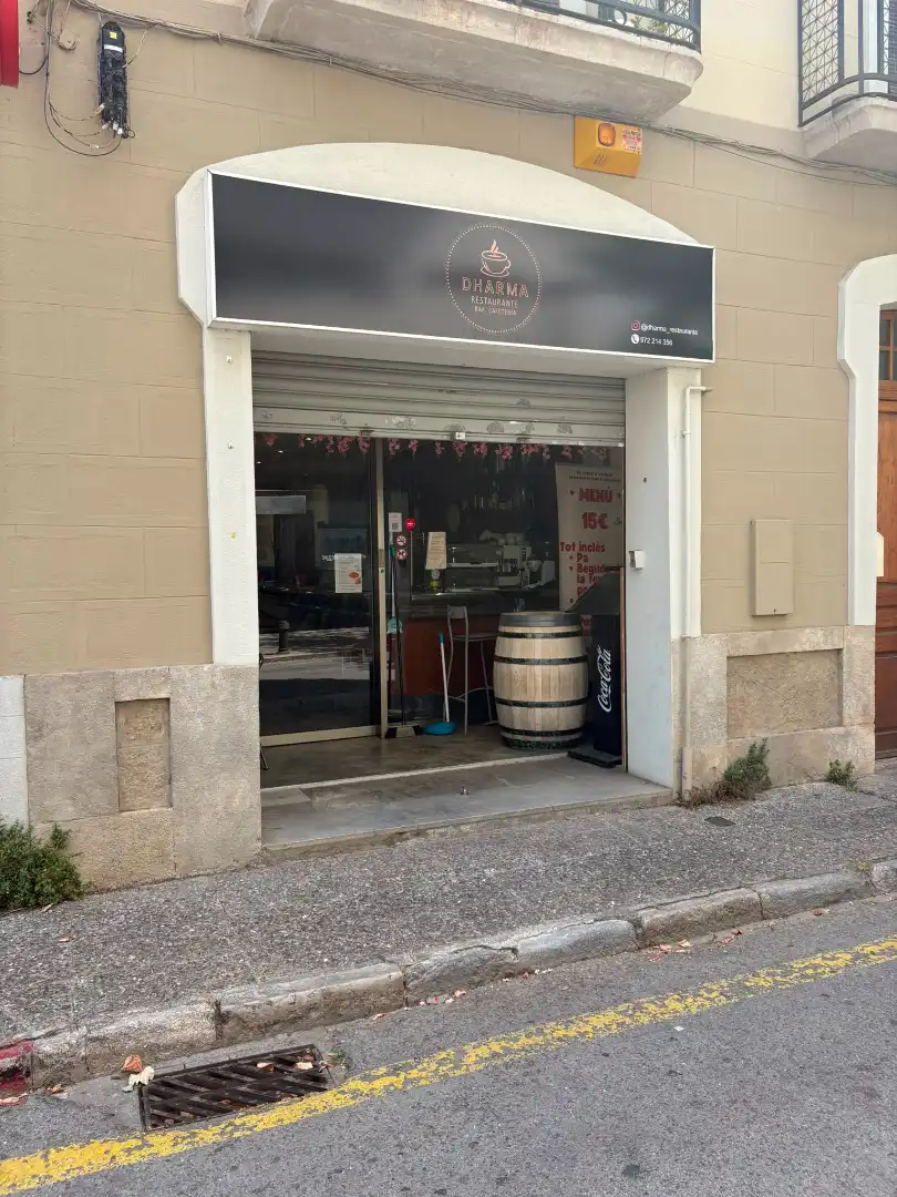 Locale commerciale in cessione a Carrer Heroïnes de Santa Bàrbara, imagen 3