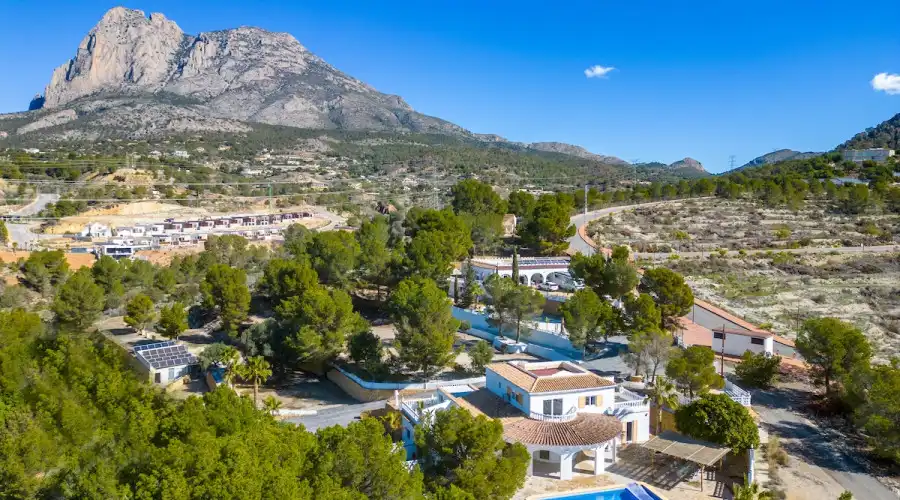 Casa amb terrassa en venda a Golf Bahía, imagen 5