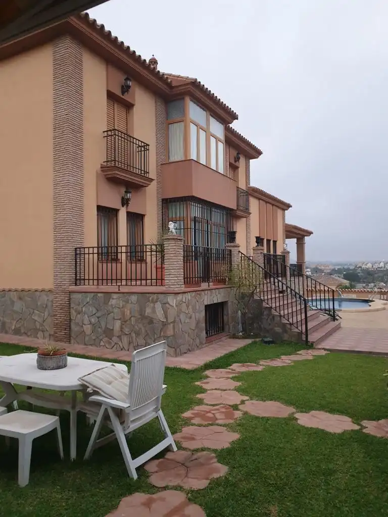 Chalet con piscina en venta en Estación de Cártama, imagen 2