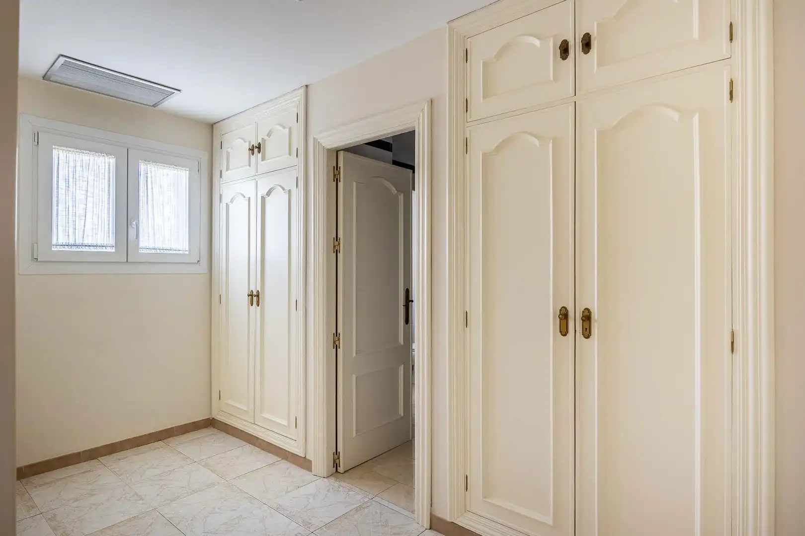 Casa o chalet en venta en Gelves con Jardín privado y Piscina comunitaria