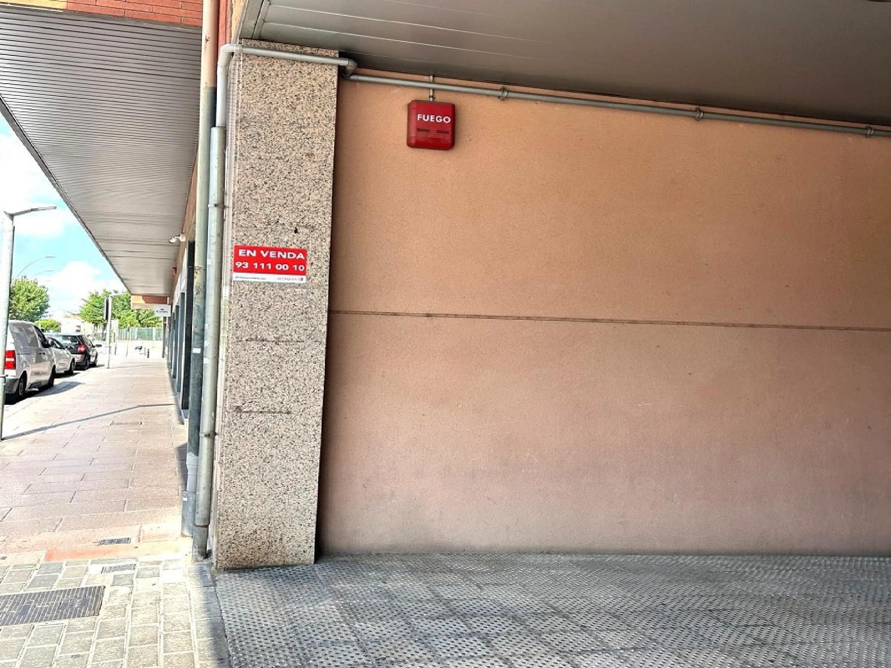 Box room for sale in Centre