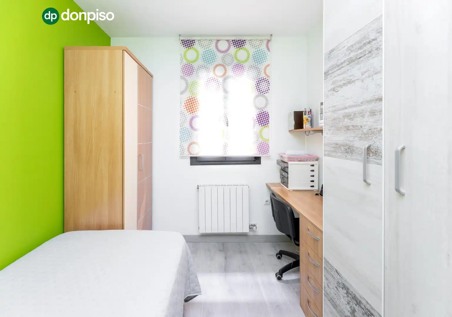 Bedroom of Flat for sale in Granada  with Air Conditioner, Heating and Storage room