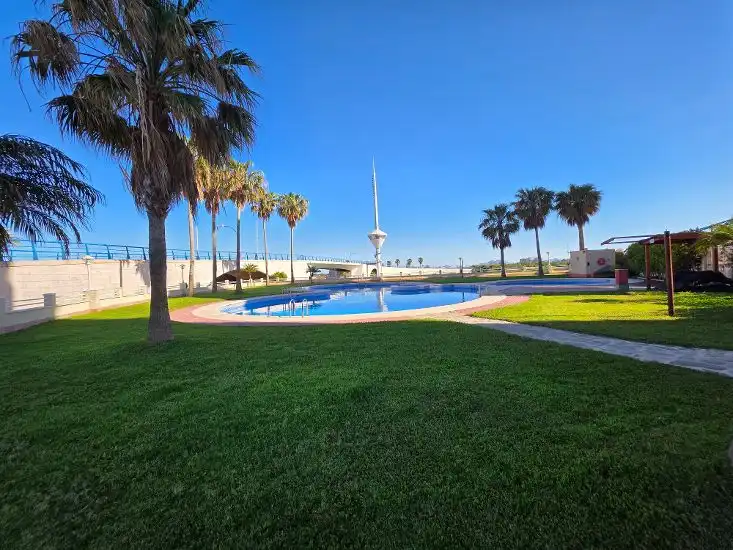 Piscina de Apartamento en venta en La Manga del Mar Menor con Terraza, Amueblado y Balcón