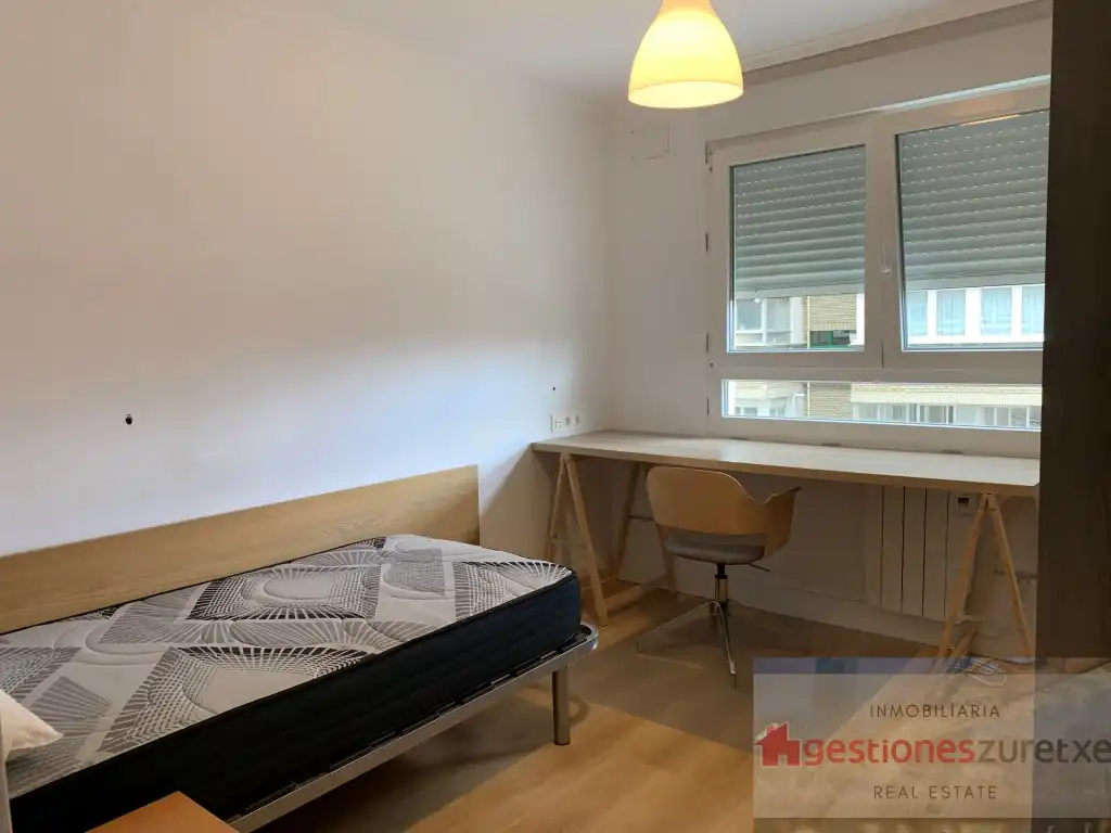 Bedroom of Flat for rent in Bilbao 