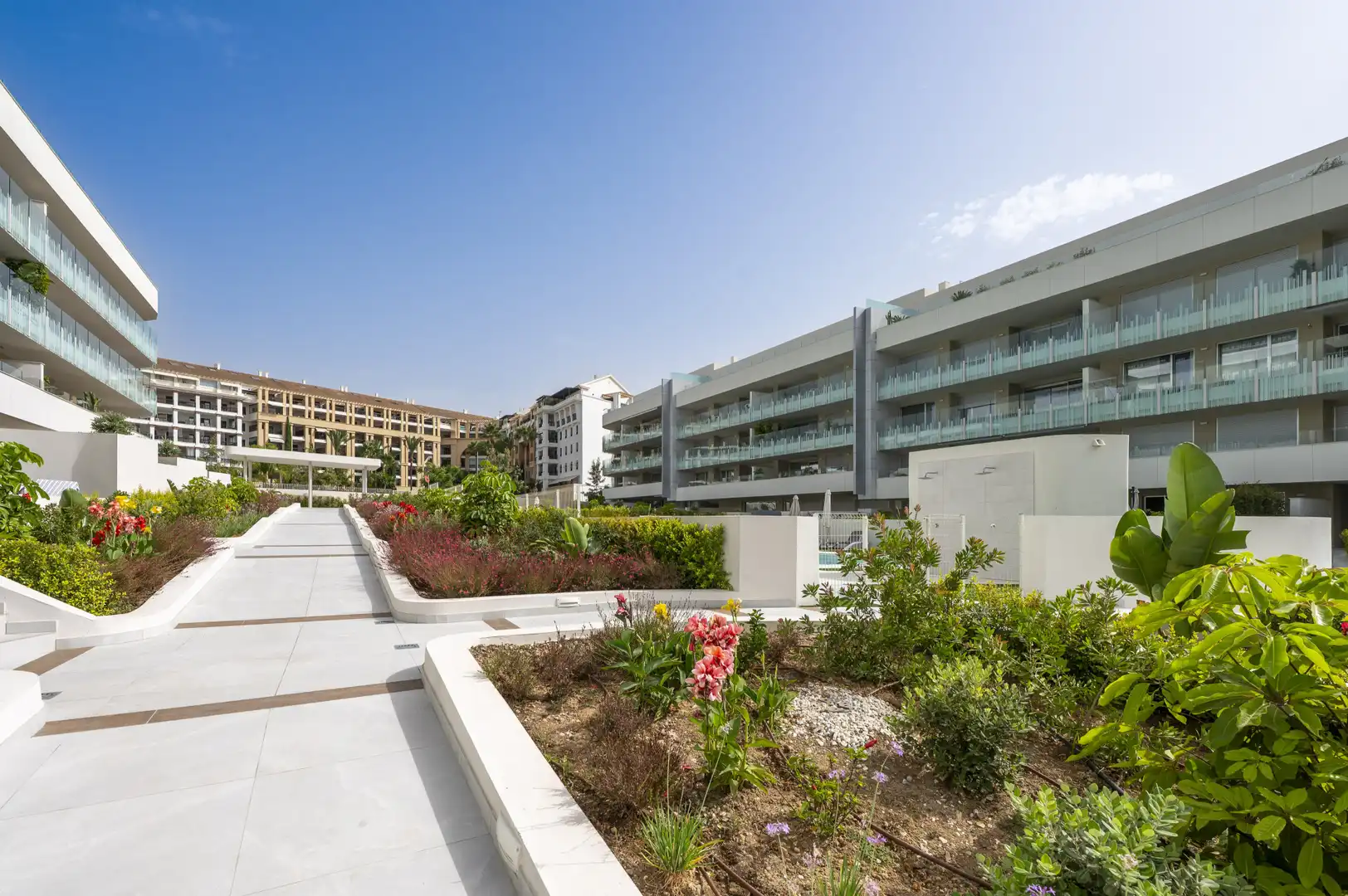 Apartamento con piscina en venta en ANTONIO JESUS GARCIA OCON 8, imagen 25