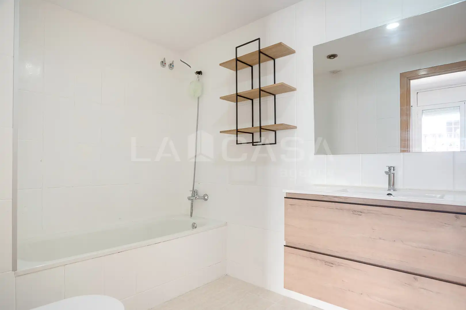 Badezimmer von Wohnung zum Verkauf in Mollet del Vallès mit Klimaanlage, Heizung und Balkon