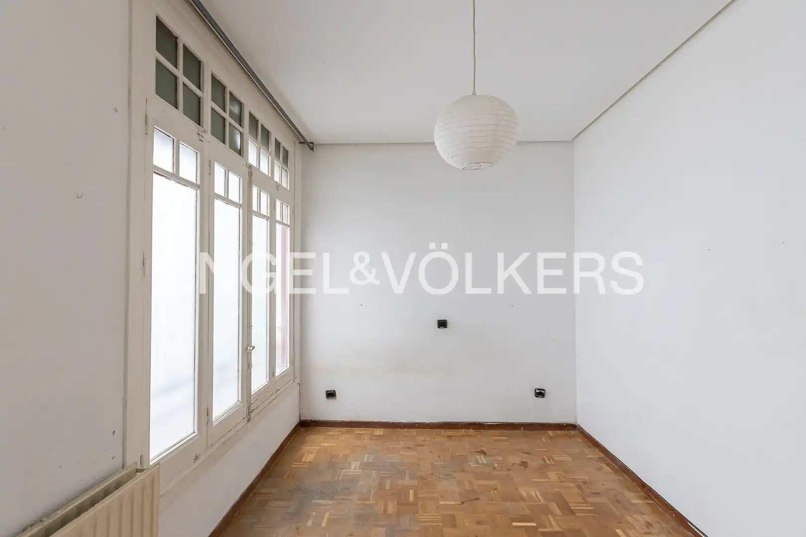 Living room of Flat for sale in Madrid  with Air Conditioner, Heating and Parquet flooring