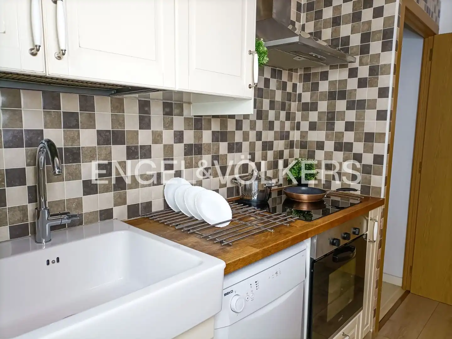 Cocina de Piso de alquiler en Barcelona con Aire acondicionado, Calefacción y Balcón