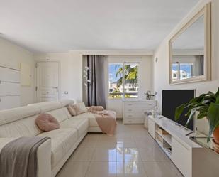 Living room of Flat for sale in Estepona  with Furnished, Oven and Washing machine