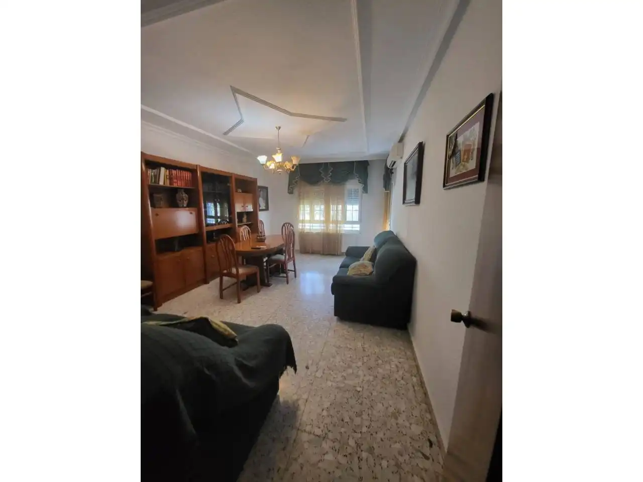 Sala d'estar de Casa o xalet en venda en Baza amb Calefacció i Terrassa