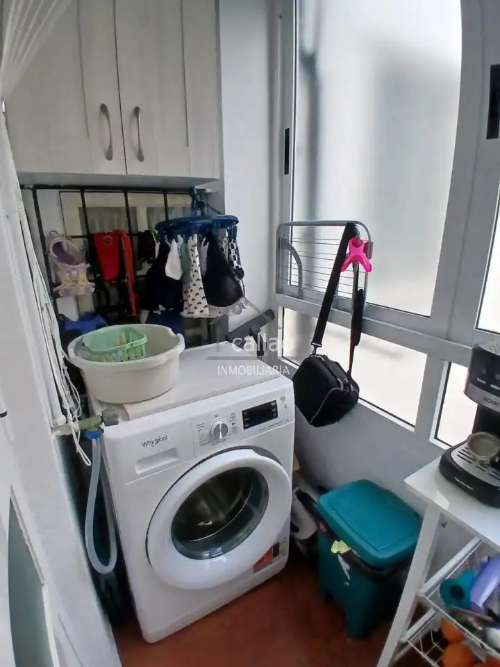 Habitación de Apartamento en venta en Ferrol con Calefacción