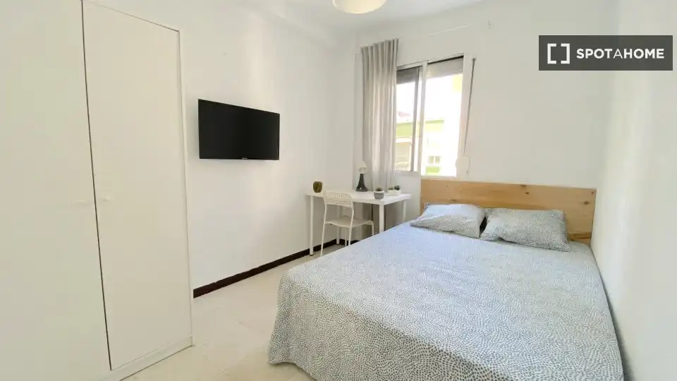 Bedroom of Flat for rent in Sevilla  with Air Conditioner, Heating and Furnished