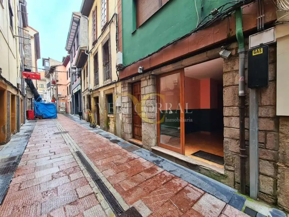 Locale commerciale in vendita a Calle Infante