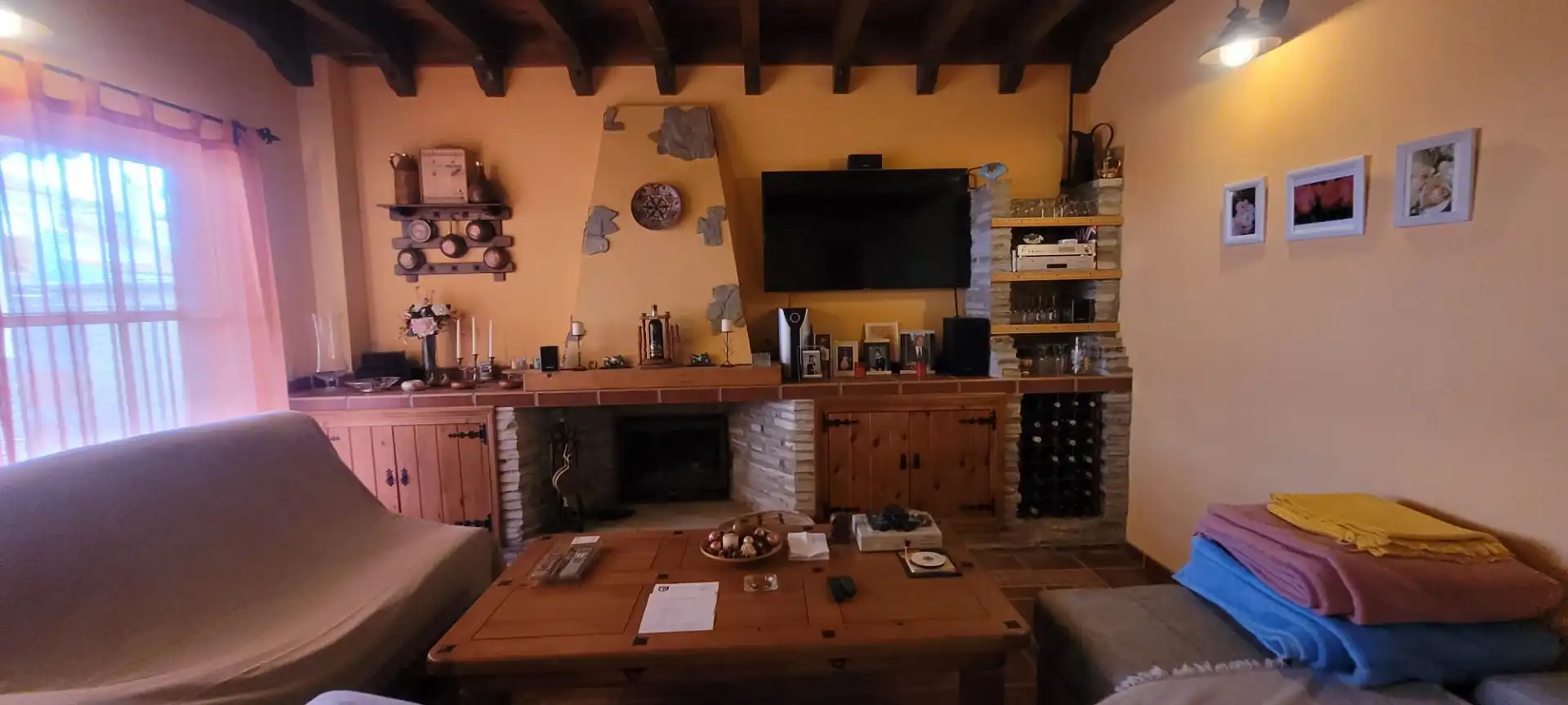 Sala d'estar de Casa adosada en venda en Los Barrios amb Aire condicionat, Jardí privat i Terrassa
