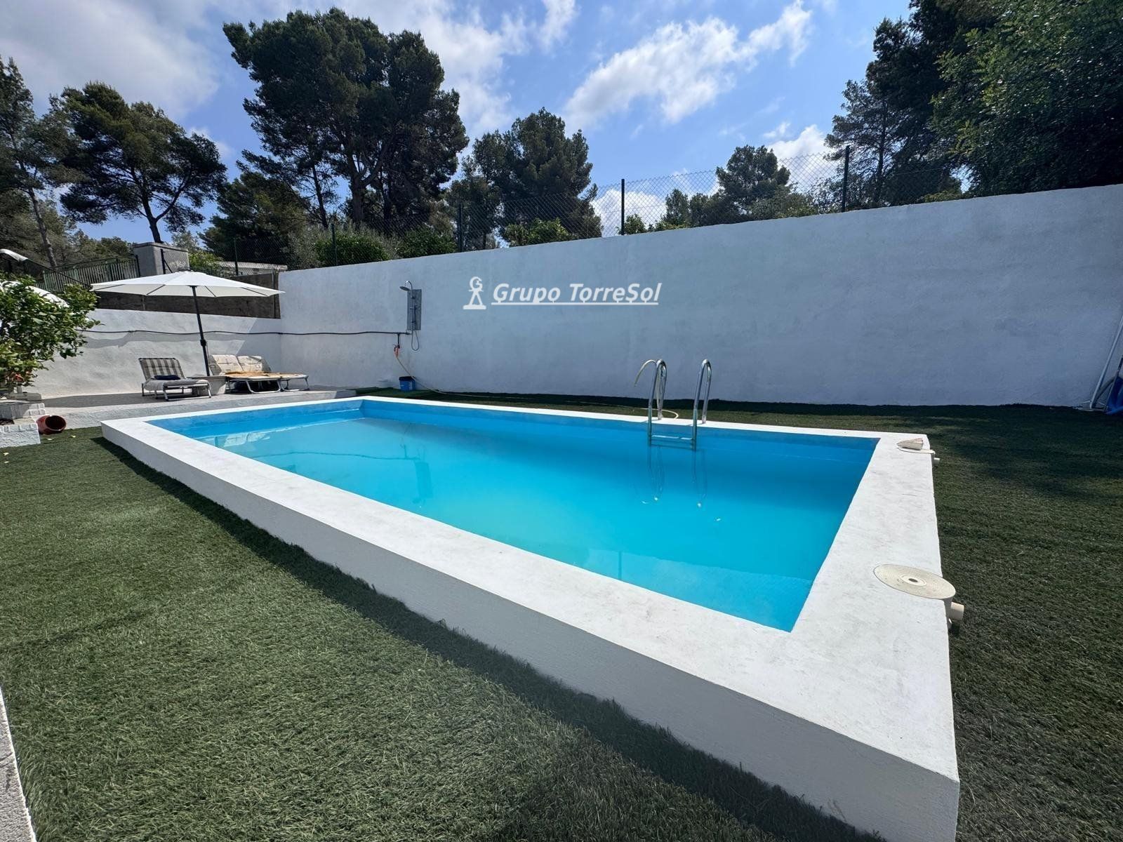 Piscina de Casa o xalet en venda en La Pobla de Montornès   amb Calefacció, Terrassa i Traster