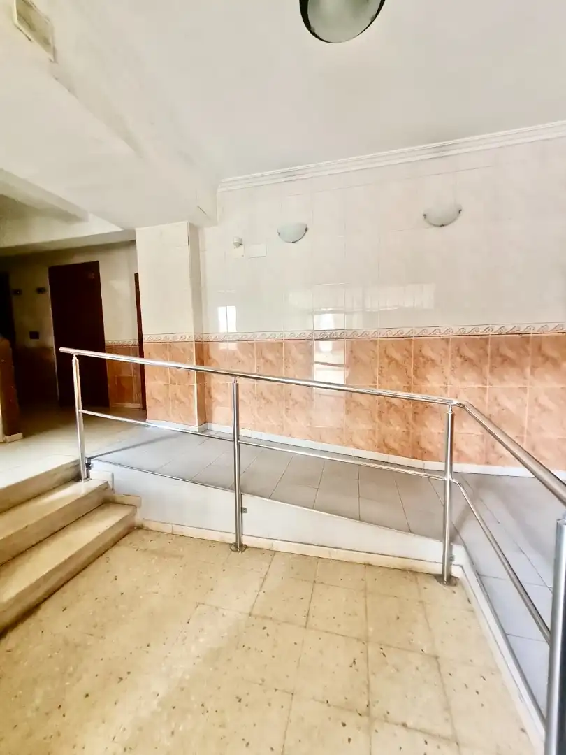 Pis en venda en Gijón  amb Jardí privat, Parquet i Traster