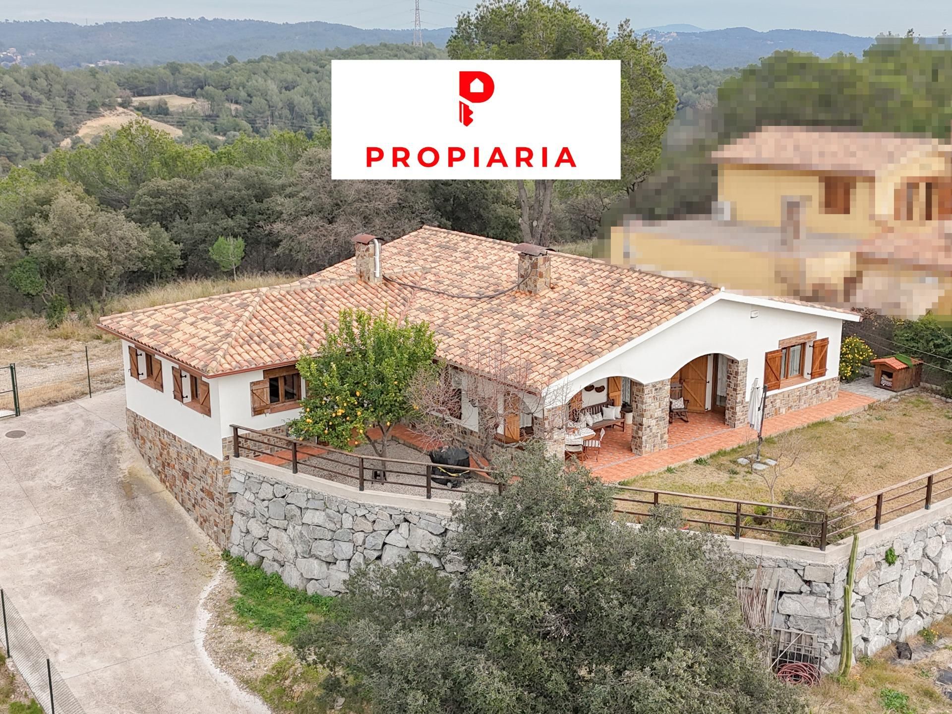 Vista exterior de Casa o xalet en venda en Rubí amb Jardí privat, Terrassa i Balcó