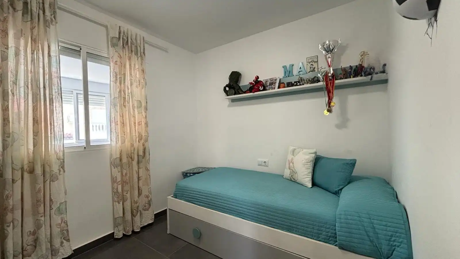 Habitación de Casa adosada en venta en Cartagena con Aire acondicionado, Terraza y Amueblado
