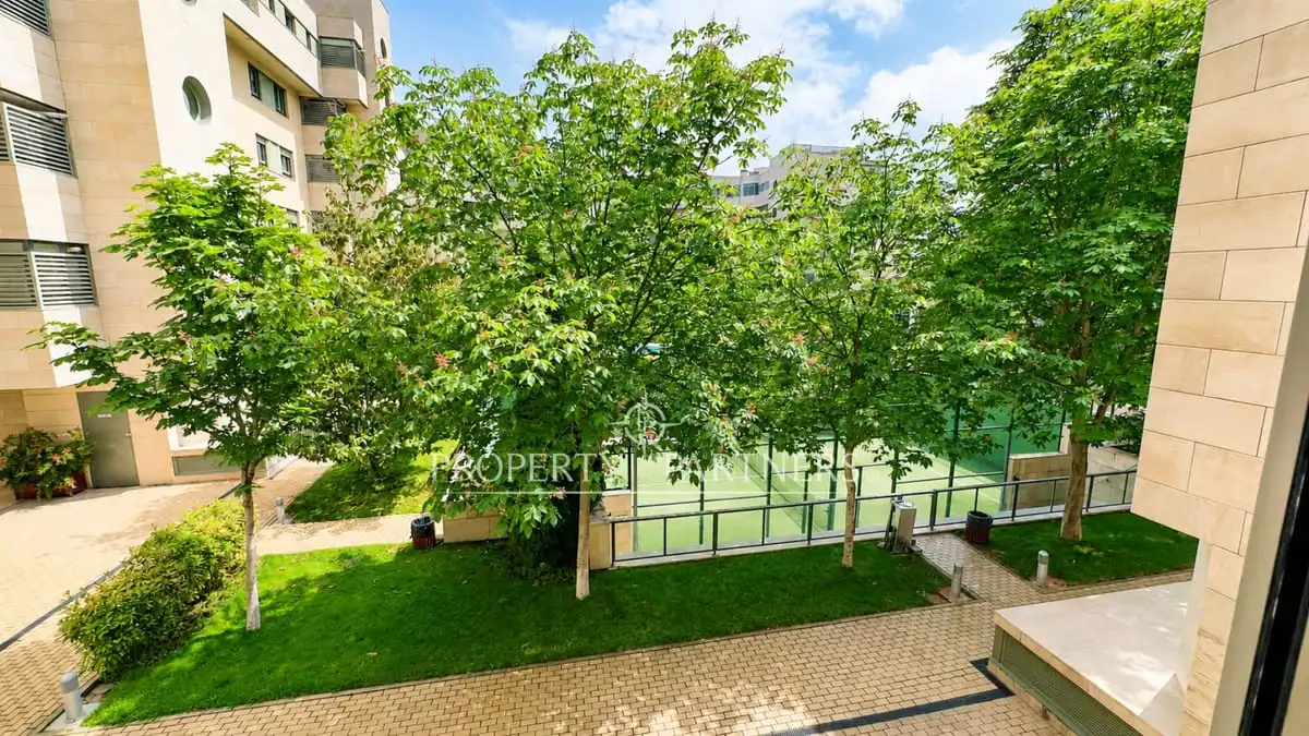 Apartment with pool for sale in Avenida de los Prunos, imagen 3