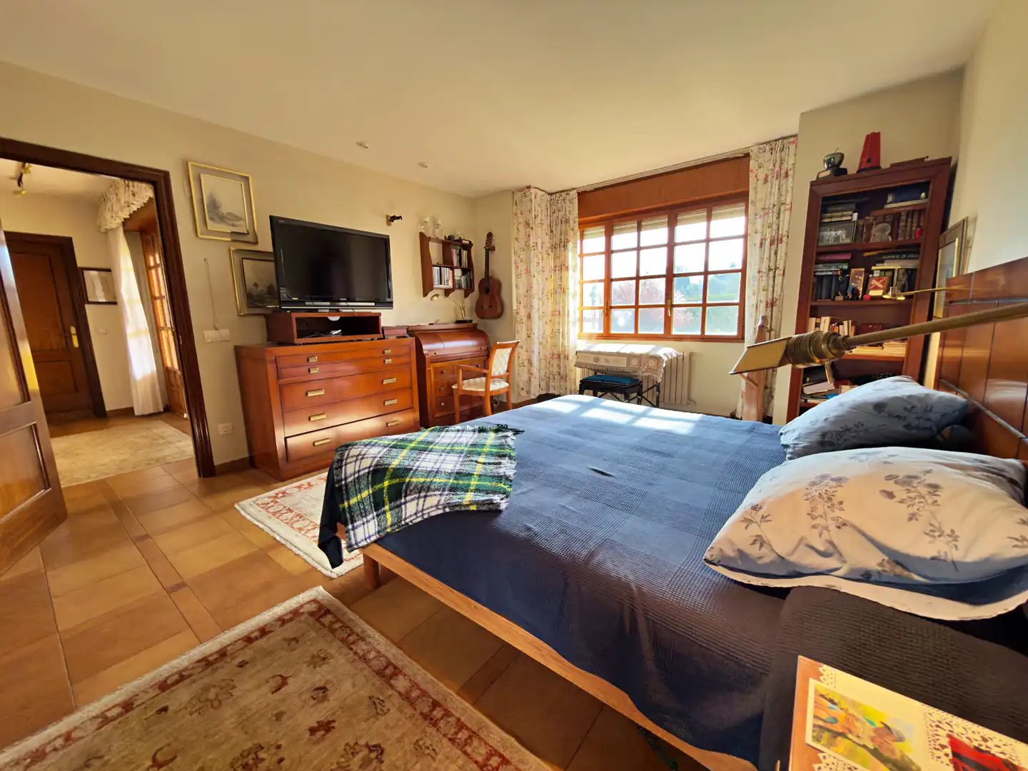 Dormitori de Casa o xalet en venda en Gijón  amb Calefacció, Parquet i Terrassa
