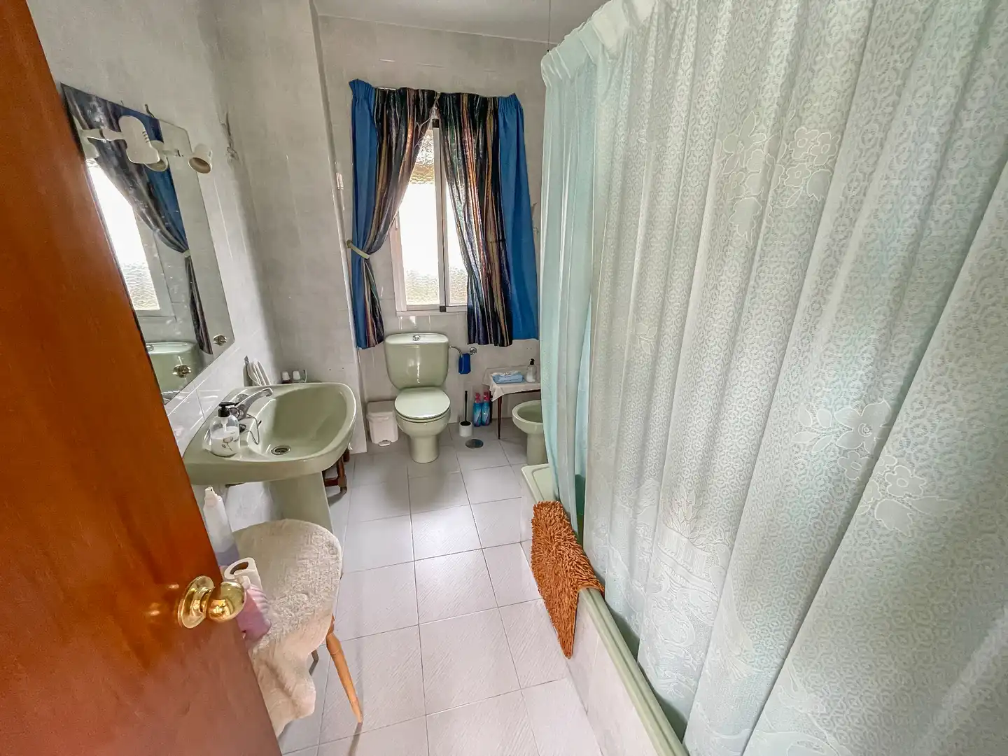 Bany de Casa o xalet en venda en Villa de Otura amb Jardí privat, Terrassa i Piscina