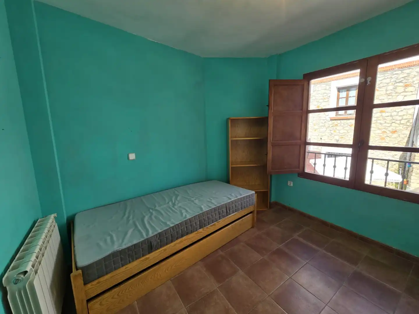 Habitación de Casa adosada en venta en Olmeda de las Fuentes con Calefacción
