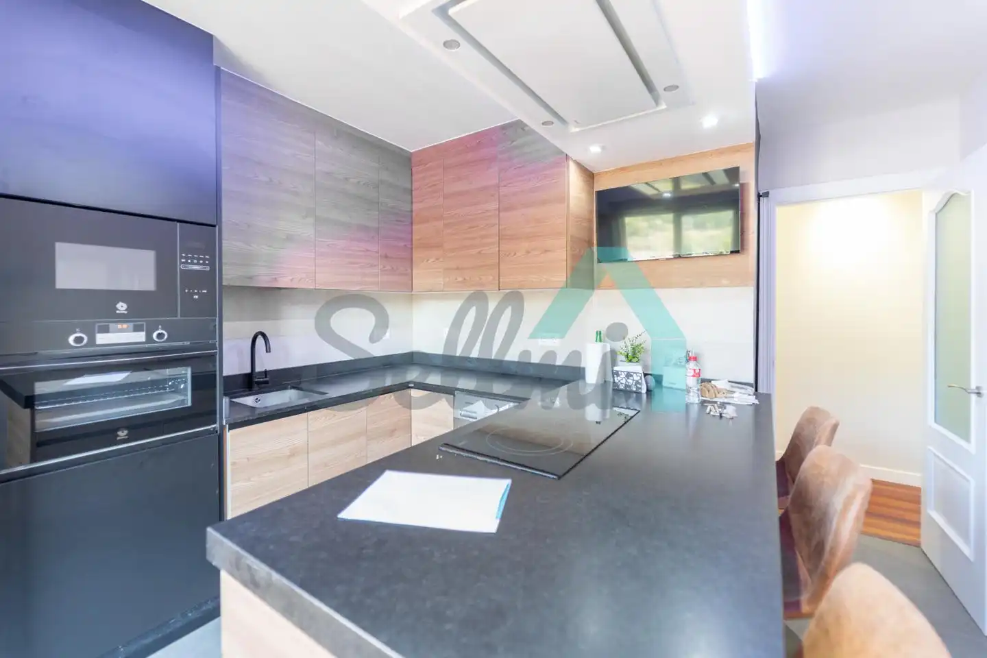 Cocina de Ático en venta en Oviedo  con Calefacción, Parquet y Terraza