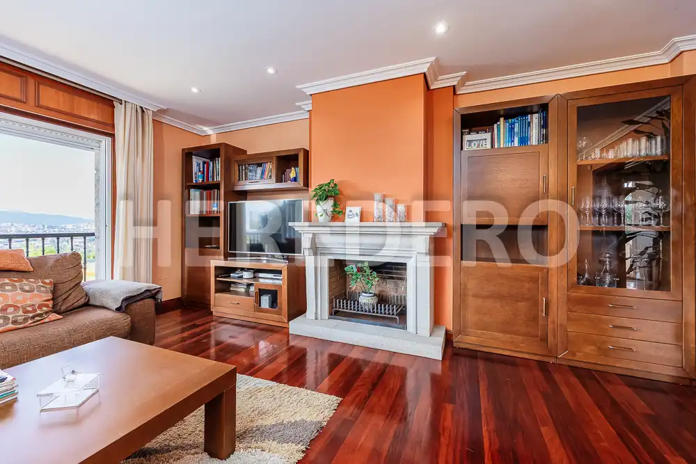 Sala de estar de Casa o chalet en venta en Vigo  con Calefacción, Jardín privado y Terraza
