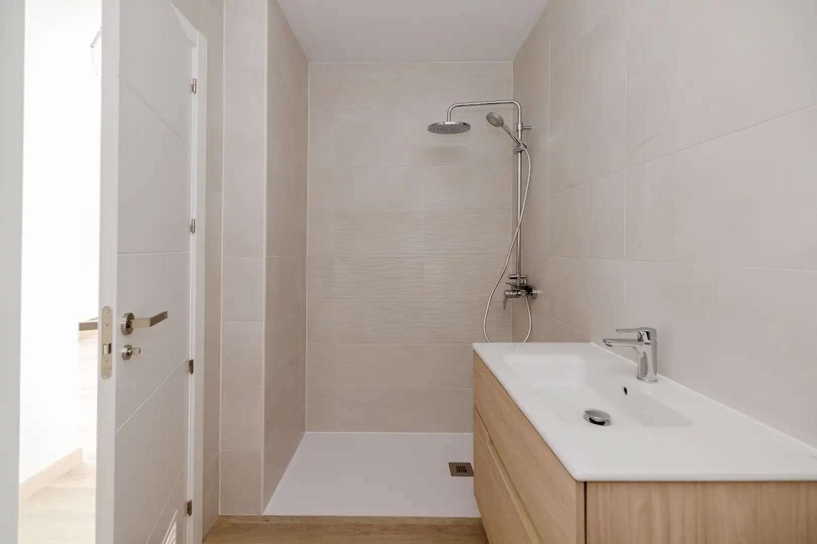 Bathroom of Attic for sale in Málaga  with Air Conditioner, Heating and Terrace