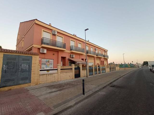 Garaje en Venta en Calle Vázquez Díaz en Gines