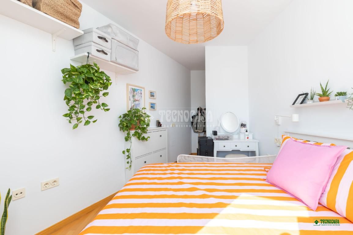 Dormitori de Pis en venda en  Almería Capital amb Aire condicionat