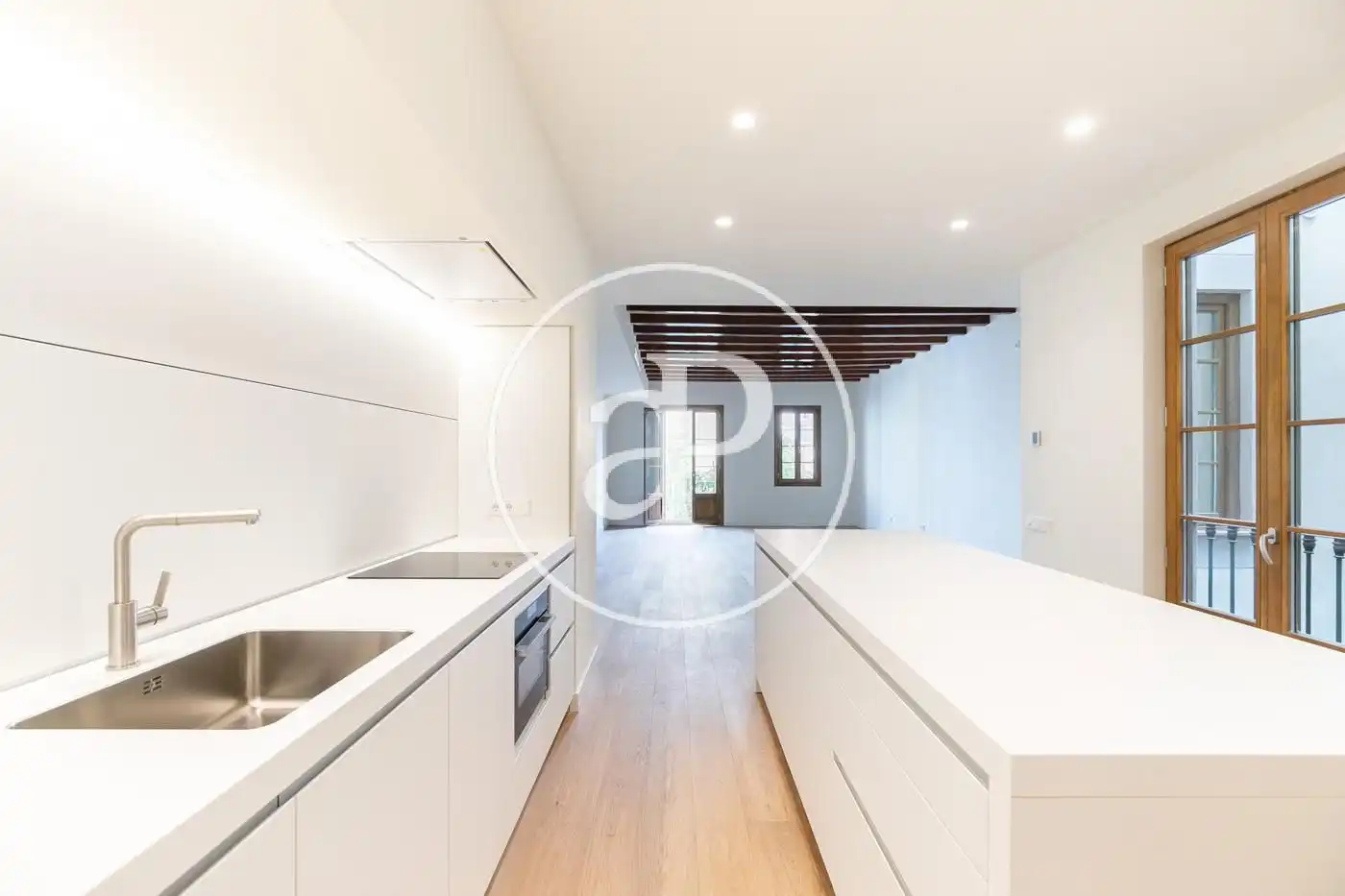 Piso con terraza en venta en Pau Claris, imagen 6