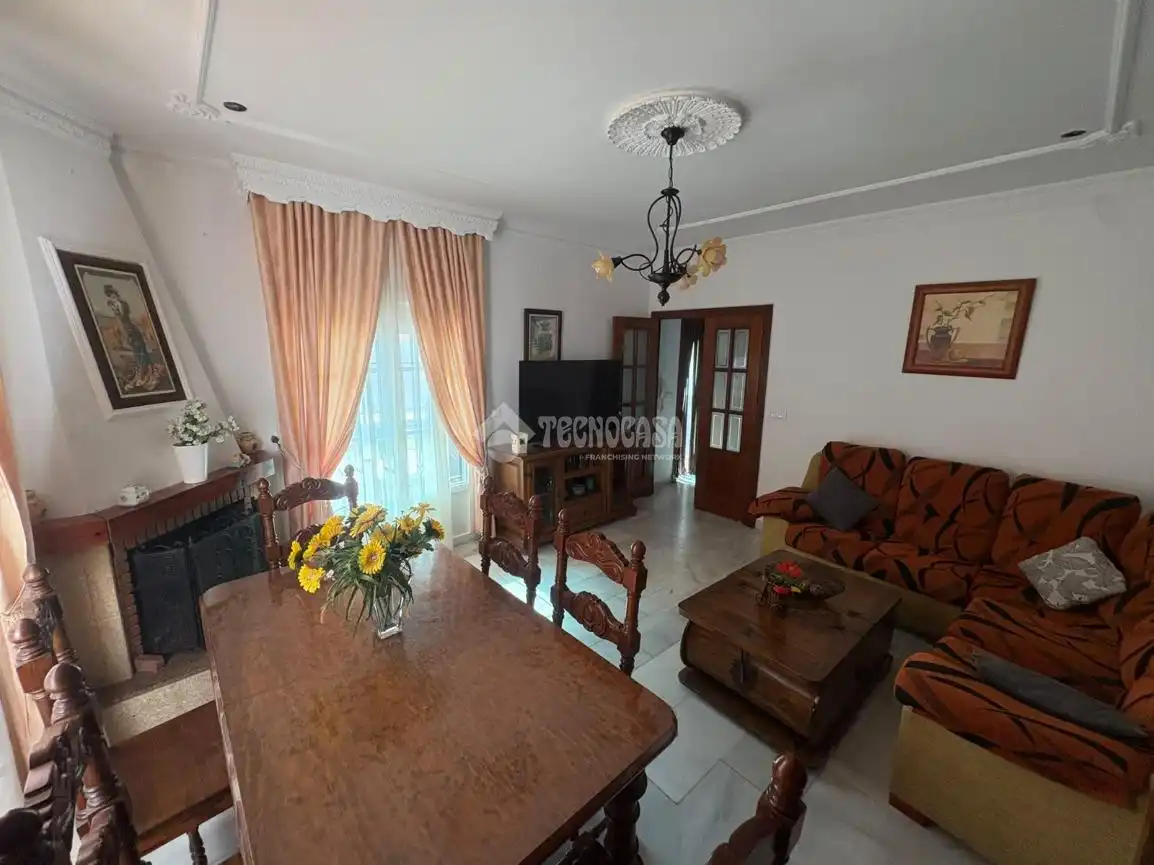 Sala d'estar de Casa o xalet en venda en Bonanza - Avda de Huelva - Barrio Andalucia