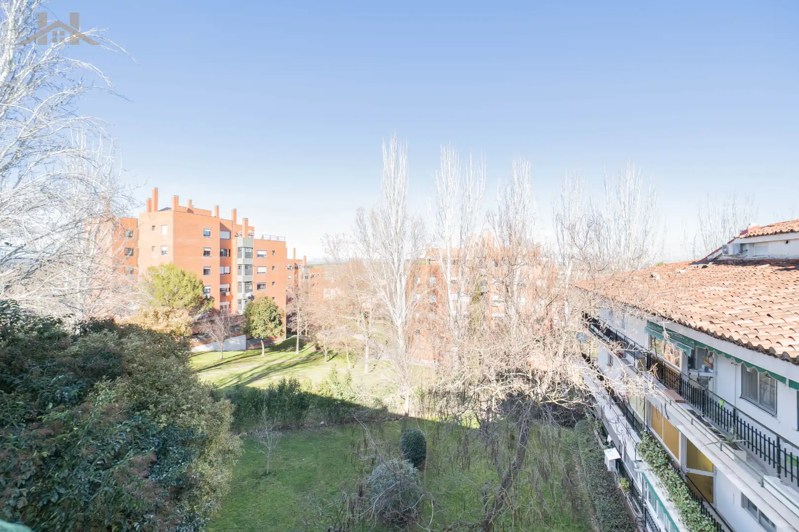 Vista exterior de Dúplex en venta en Móstoles con Aire acondicionado, Calefacción y Parquet
