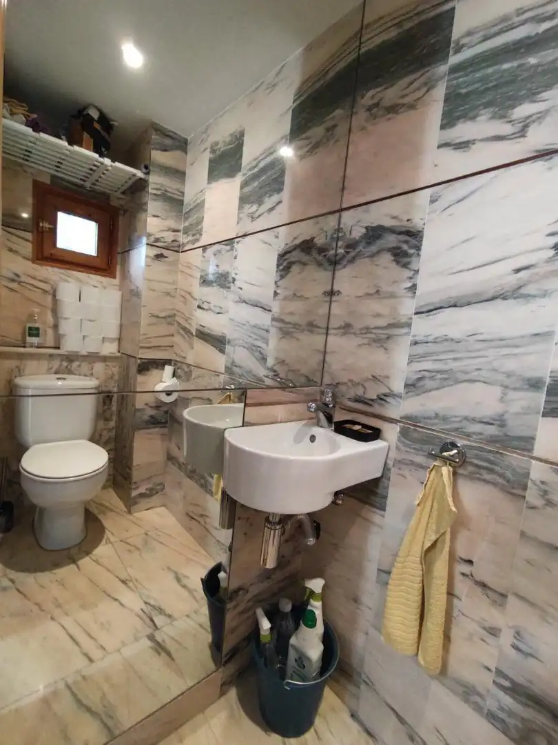 Baño de Casa adosada en venta en Boltaña con Calefacción, Terraza y Trastero