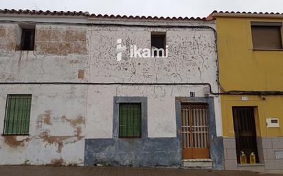 Exterior view of House or chalet for sale in Arroyo de la Luz  with Private garden