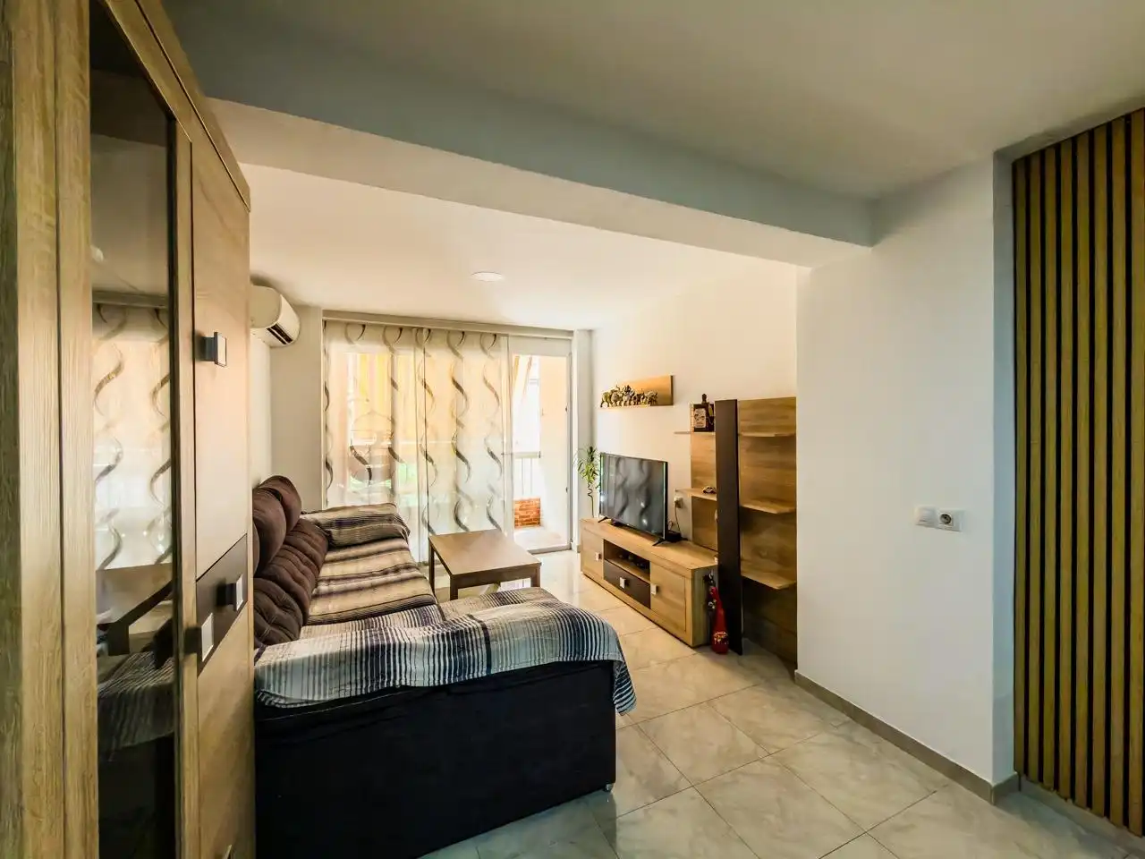 Living room of Flat for sale in Canals  with Air Conditioner and Balcony