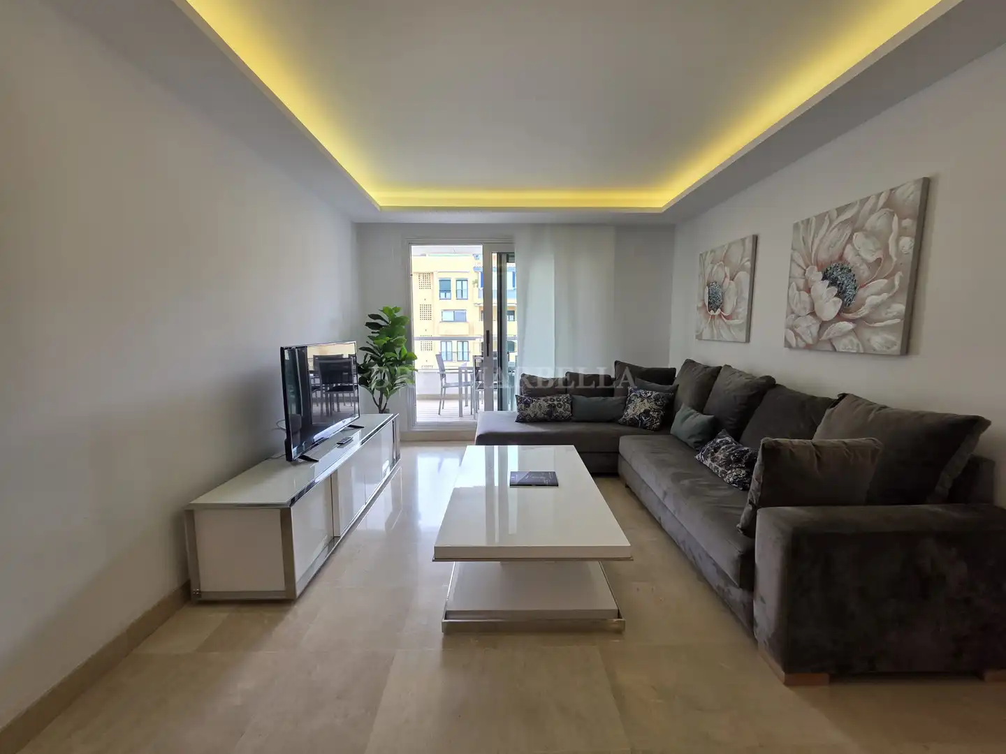 Living room of Attic for sale in Marbella  with Air Conditioner, Heating and Terrace