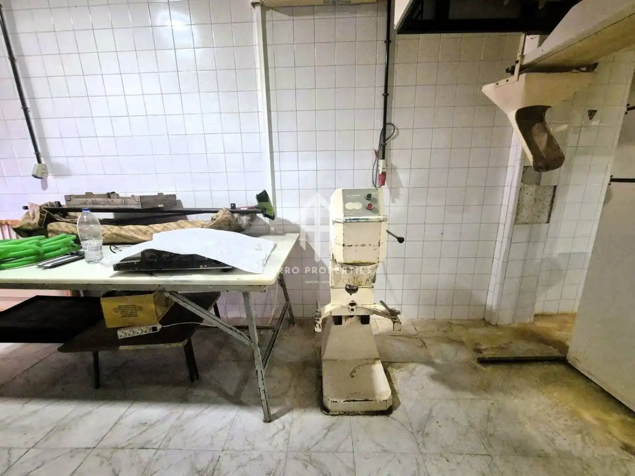 Local en venta en Loja con Aire acondicionado