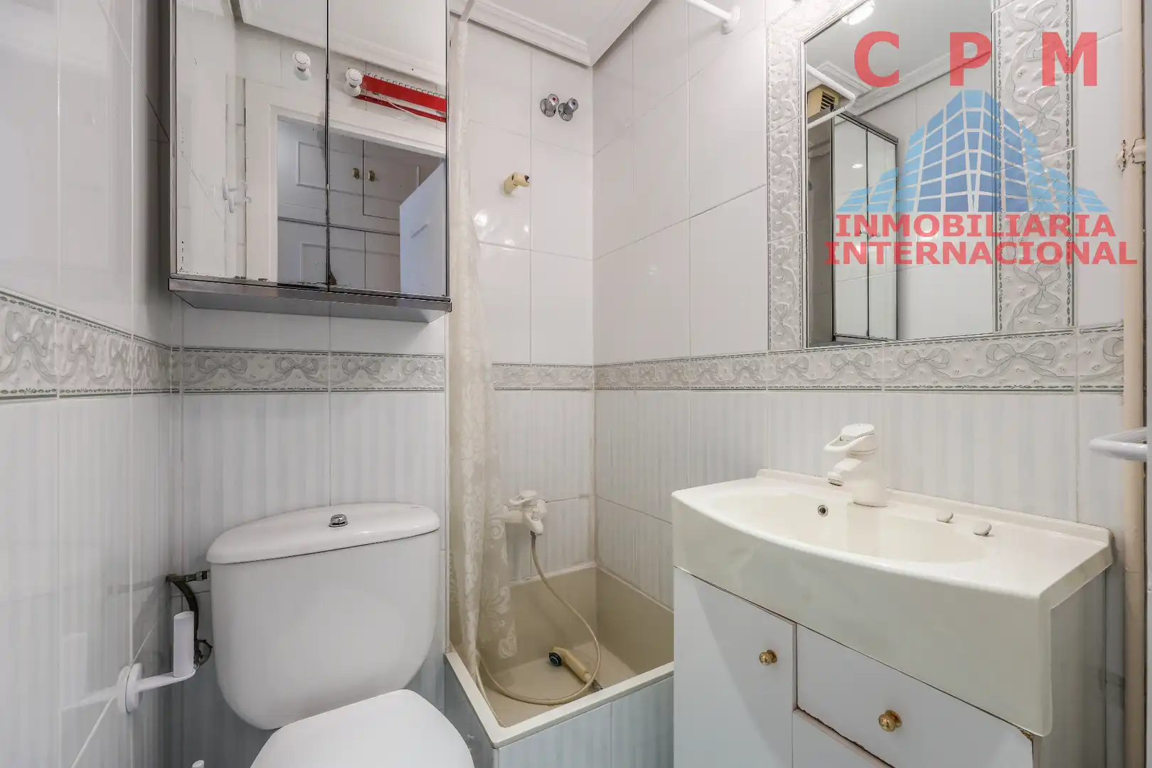 Baño de Piso de alquiler en Madrid con Aire acondicionado, Calefacción y Horno